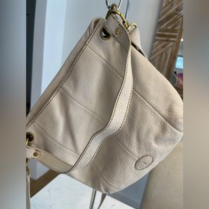 FOSSIL LEATHER CROSSBODY PURSE (#2016). EUC. BEIGE/TAN.